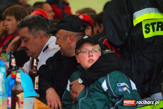 Zdjęcie w galerii na portalu naszraciborz.pl: Strażacy z Brzezia i strażaczki z Sudoła triumfatorami turnieju strażackiego w Raciborzu wiadomości z regionu