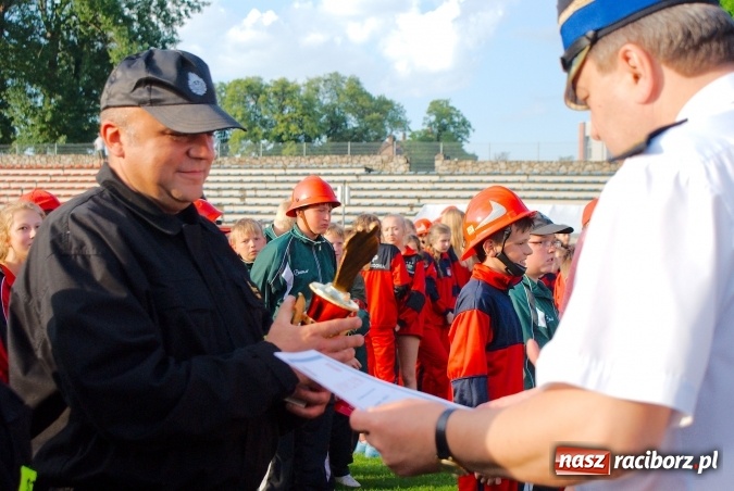 Zdjęcie w galerii na portalu naszraciborz.pl: Strażacy z Brzezia i strażaczki z Sudoła triumfatorami turnieju strażackiego w Raciborzu wiadomości z regionu