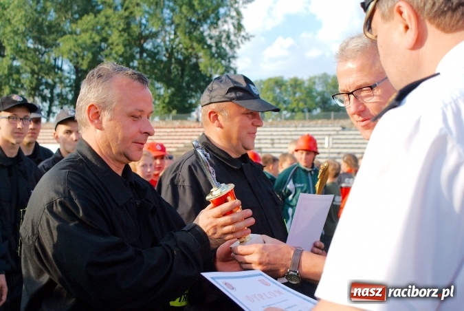 Zdjęcie w galerii na portalu naszraciborz.pl: Strażacy z Brzezia i strażaczki z Sudoła triumfatorami turnieju strażackiego w Raciborzu wiadomości z regionu