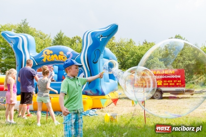 Zdjęcie w galerii na portalu naszraciborz.pl: Szkolny Dzień Dziecka. Krzanowice w rytmach Euro 2016 wiadomości z regionu