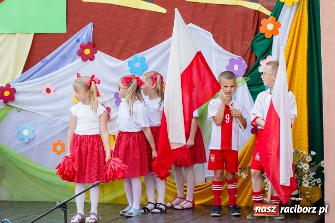 Zdjęcie w galerii na portalu naszraciborz.pl: Szkolny Dzień Dziecka. Krzanowice w rytmach Euro 2016 wiadomości z regionu