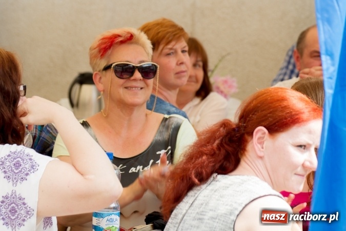 Zdjęcie w galerii na portalu naszraciborz.pl: Szkolny Dzień Dziecka. Krzanowice w rytmach Euro 2016 wiadomości z regionu