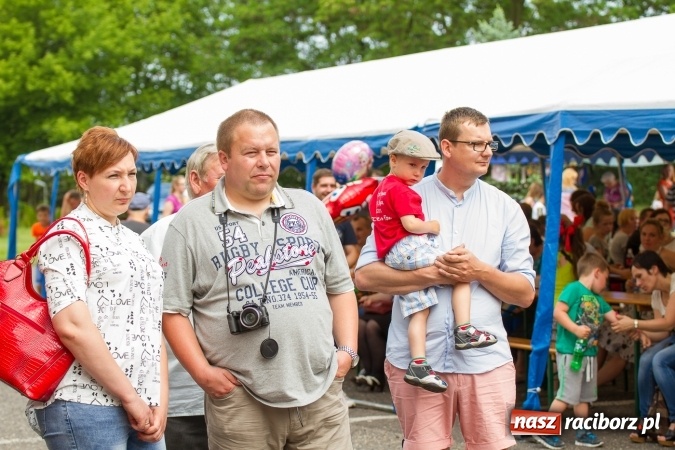 Zdjęcie w galerii na portalu naszraciborz.pl: Szkolny Dzień Dziecka. Krzanowice w rytmach Euro 2016 wiadomości z regionu