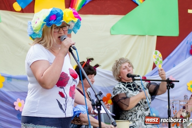 Zdjęcie w galerii na portalu naszraciborz.pl: Szkolny Dzień Dziecka. Krzanowice w rytmach Euro 2016 wiadomości z regionu