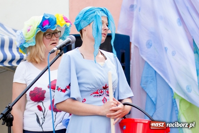 Zdjęcie w galerii na portalu naszraciborz.pl: Szkolny Dzień Dziecka. Krzanowice w rytmach Euro 2016 wiadomości z regionu