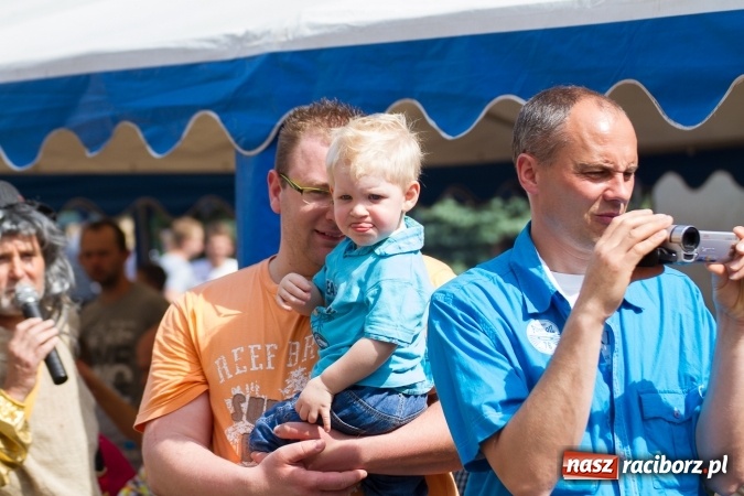 Zdjęcie w galerii na portalu naszraciborz.pl: Szkolny Dzień Dziecka. Krzanowice w rytmach Euro 2016 wiadomości z regionu