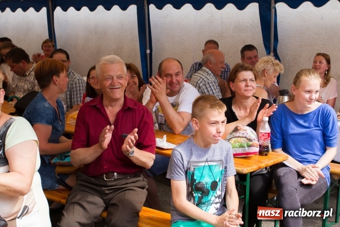 Zdjęcie w galerii na portalu naszraciborz.pl: Szkolny Dzień Dziecka. Krzanowice w rytmach Euro 2016 wiadomości z regionu