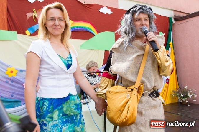 Zdjęcie w galerii na portalu naszraciborz.pl: Szkolny Dzień Dziecka. Krzanowice w rytmach Euro 2016 wiadomości z regionu