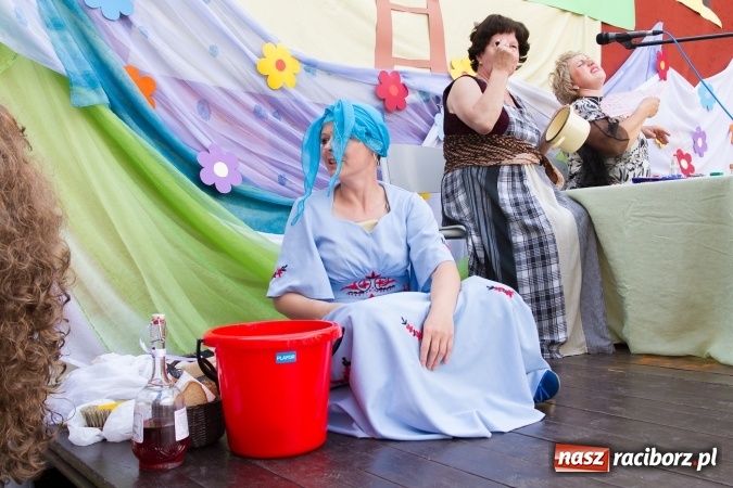 Zdjęcie w galerii na portalu naszraciborz.pl: Szkolny Dzień Dziecka. Krzanowice w rytmach Euro 2016 wiadomości z regionu