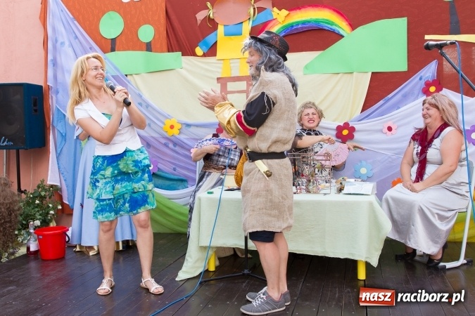 Zdjęcie w galerii na portalu naszraciborz.pl: Szkolny Dzień Dziecka. Krzanowice w rytmach Euro 2016 wiadomości z regionu