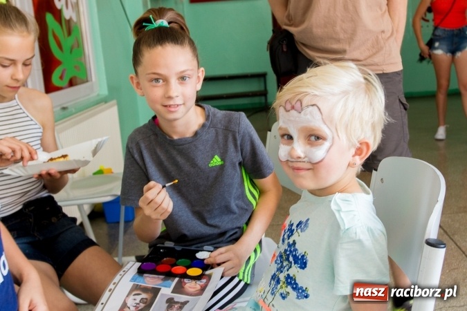 Zdjęcie w galerii na portalu naszraciborz.pl: Szkolny Dzień Dziecka. Krzanowice w rytmach Euro 2016 wiadomości z regionu