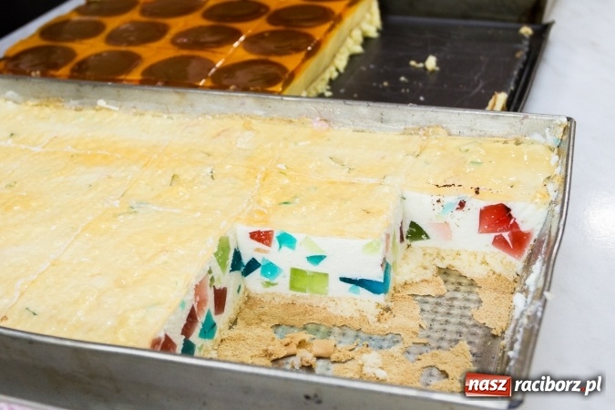 Zdjęcie w galerii na portalu naszraciborz.pl: Szkolny Dzień Dziecka. Krzanowice w rytmach Euro 2016 wiadomości z regionu