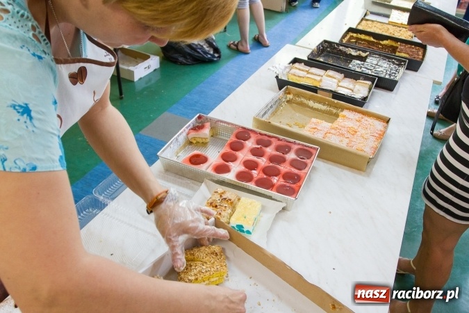 Zdjęcie w galerii na portalu naszraciborz.pl: Szkolny Dzień Dziecka. Krzanowice w rytmach Euro 2016 wiadomości z regionu