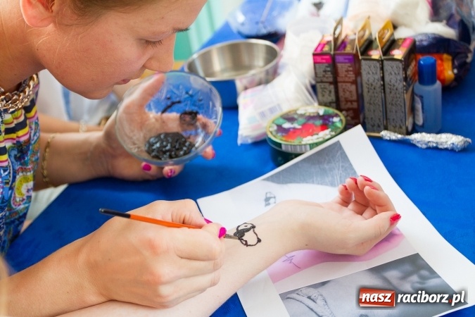 Zdjęcie w galerii na portalu naszraciborz.pl: Szkolny Dzień Dziecka. Krzanowice w rytmach Euro 2016 wiadomości z regionu