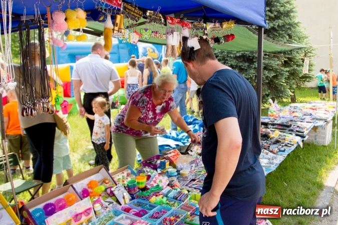 Zdjęcie w galerii na portalu naszraciborz.pl: Szkolny Dzień Dziecka. Krzanowice w rytmach Euro 2016 wiadomości z regionu