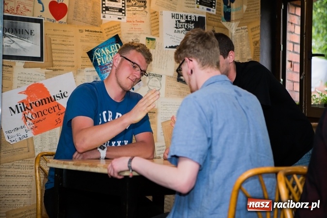 Zdjęcie w galerii na portalu naszraciborz.pl: Papier Kamień Nożyce na Końcu Świata wiadomości z regionu