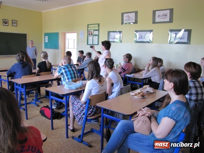 Zdjęcie w galerii na portalu naszraciborz.pl: Uczniowie Gimnazjum nr 1 najlepsi w udzielaniu pierwszej pomocy wiadomości z regionu