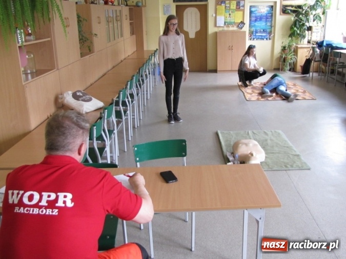 Zdjęcie w galerii na portalu naszraciborz.pl: Uczniowie Gimnazjum nr 1 najlepsi w udzielaniu pierwszej pomocy wiadomości z regionu