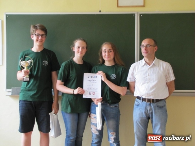 Zdjęcie w galerii na portalu naszraciborz.pl: Uczniowie Gimnazjum nr 1 najlepsi w udzielaniu pierwszej pomocy wiadomości z regionu