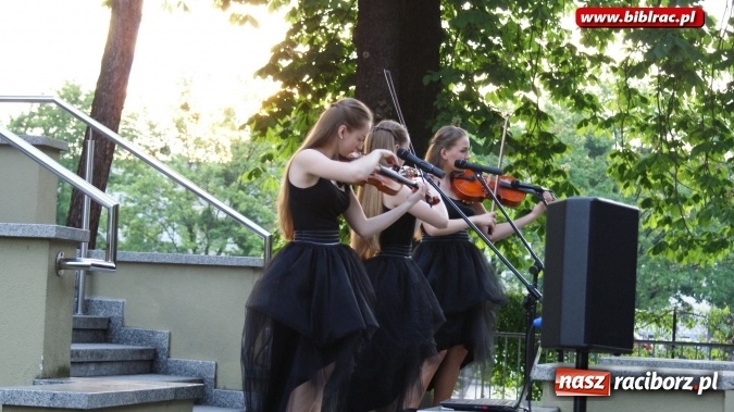 Zdjęcie w galerii na portalu naszraciborz.pl: Cecylia Kukuczka i Trio Appassionato, czyli Noc bibliotek w Raciborzu  wiadomości z regionu