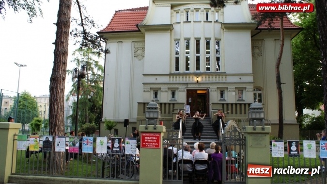 Zdjęcie w galerii na portalu naszraciborz.pl: Cecylia Kukuczka i Trio Appassionato, czyli Noc bibliotek w Raciborzu  wiadomości z regionu