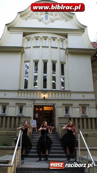 Zdjęcie w galerii na portalu naszraciborz.pl: Cecylia Kukuczka i Trio Appassionato, czyli Noc bibliotek w Raciborzu  wiadomości z regionu