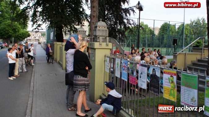 Zdjęcie w galerii na portalu naszraciborz.pl: Cecylia Kukuczka i Trio Appassionato, czyli Noc bibliotek w Raciborzu  wiadomości z regionu