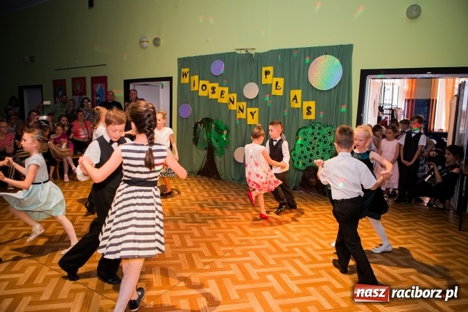 Zdjęcie w galerii na portalu naszraciborz.pl: Wiosenny Pląs w Młodzieżowym Domu Kultury wiadomości z regionu
