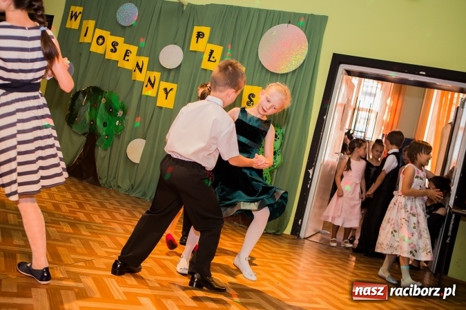 Zdjęcie w galerii na portalu naszraciborz.pl: Wiosenny Pląs w Młodzieżowym Domu Kultury wiadomości z regionu
