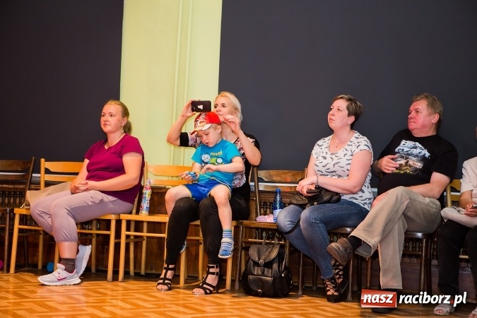 Zdjęcie w galerii na portalu naszraciborz.pl: Wiosenny Pląs w Młodzieżowym Domu Kultury wiadomości z regionu