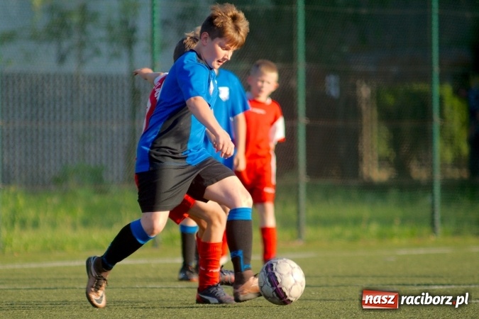 Zdjęcie w galerii na portalu naszraciborz.pl: Emocjonujące spotkanie orlików. Gol Krzanowic w końcówce na miarę remisu wiadomości z regionu