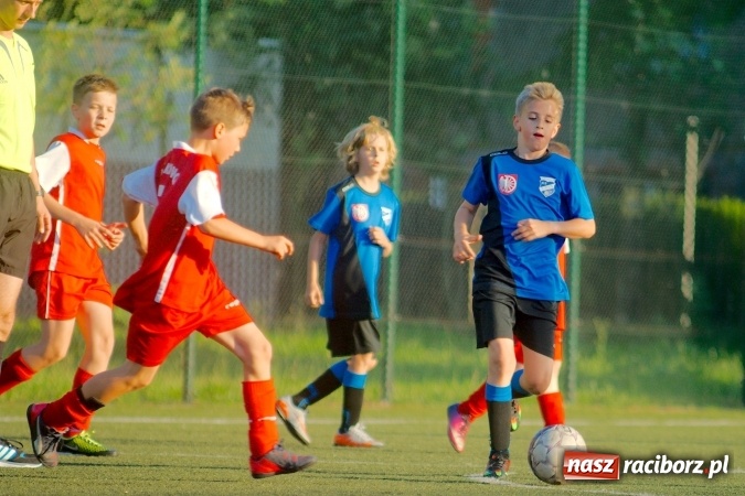 Zdjęcie w galerii na portalu naszraciborz.pl: Emocjonujące spotkanie orlików. Gol Krzanowic w końcówce na miarę remisu wiadomości z regionu