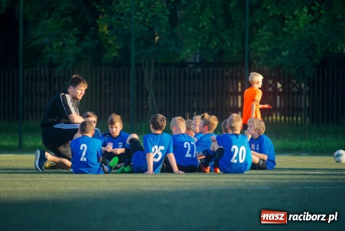 Zdjęcie w galerii na portalu naszraciborz.pl: Emocjonujące spotkanie orlików. Gol Krzanowic w końcówce na miarę remisu wiadomości z regionu