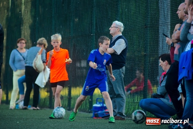 Zdjęcie w galerii na portalu naszraciborz.pl: Emocjonujące spotkanie orlików. Gol Krzanowic w końcówce na miarę remisu wiadomości z regionu
