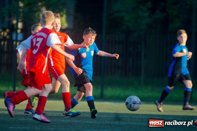 Zdjęcie w galerii na portalu naszraciborz.pl: Emocjonujące spotkanie orlików. Gol Krzanowic w końcówce na miarę remisu wiadomości z regionu