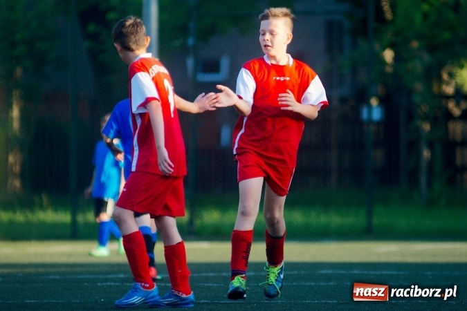 Zdjęcie w galerii na portalu naszraciborz.pl: Emocjonujące spotkanie orlików. Gol Krzanowic w końcówce na miarę remisu wiadomości z regionu