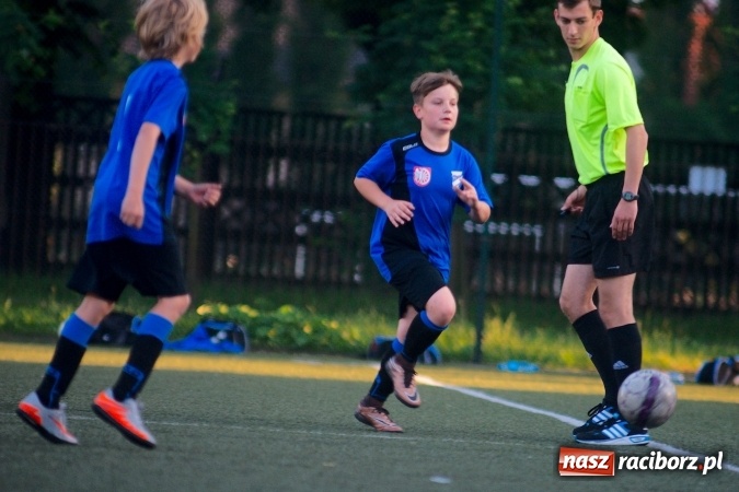 Zdjęcie w galerii na portalu naszraciborz.pl: Emocjonujące spotkanie orlików. Gol Krzanowic w końcówce na miarę remisu wiadomości z regionu