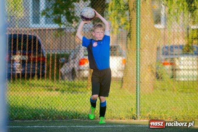 Zdjęcie w galerii na portalu naszraciborz.pl: Emocjonujące spotkanie orlików. Gol Krzanowic w końcówce na miarę remisu wiadomości z regionu