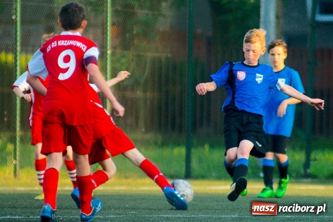 Zdjęcie w galerii na portalu naszraciborz.pl: Emocjonujące spotkanie orlików. Gol Krzanowic w końcówce na miarę remisu wiadomości z regionu