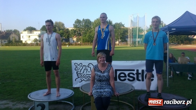 Zdjęcie w galerii na portalu naszraciborz.pl: Dziewiętnaście medali raciborskich lekkoatletów wiadomości z regionu