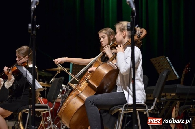 Zdjęcie w galerii na portalu naszraciborz.pl: Prezentacje grup artystycznych i zajęciowych w RCK  wiadomości z regionu