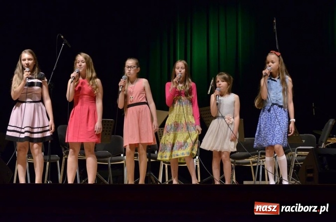 Zdjęcie w galerii na portalu naszraciborz.pl: Prezentacje grup artystycznych i zajęciowych w RCK  wiadomości z regionu