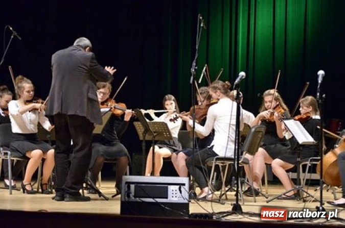 Zdjęcie w galerii na portalu naszraciborz.pl: Prezentacje grup artystycznych i zajęciowych w RCK  wiadomości z regionu