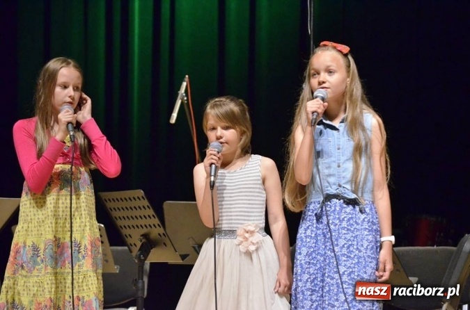 Zdjęcie w galerii na portalu naszraciborz.pl: Prezentacje grup artystycznych i zajęciowych w RCK  wiadomości z regionu