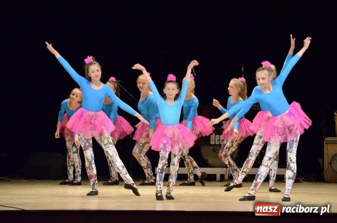 Zdjęcie w galerii na portalu naszraciborz.pl: Prezentacje grup artystycznych i zajęciowych w RCK  wiadomości z regionu