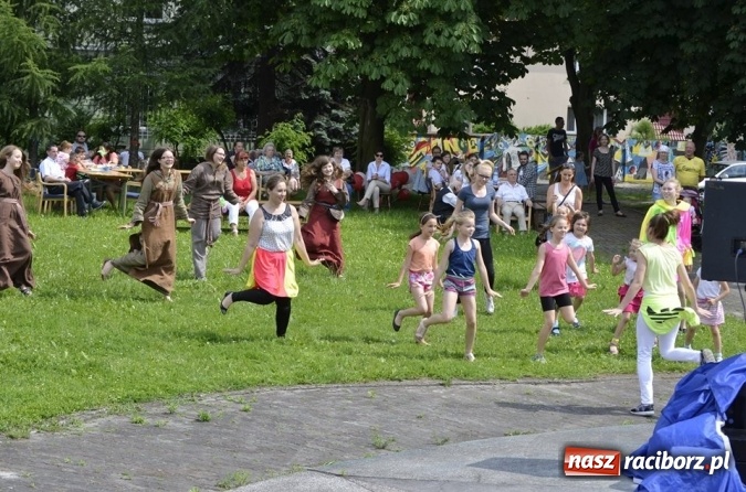 Zdjęcie w galerii na portalu naszraciborz.pl: Prezentacje grup artystycznych i zajęciowych w RCK  wiadomości z regionu
