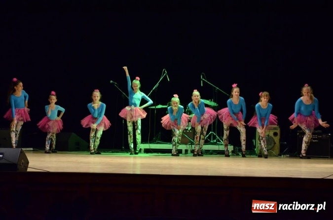Zdjęcie w galerii na portalu naszraciborz.pl: Prezentacje grup artystycznych i zajęciowych w RCK  wiadomości z regionu