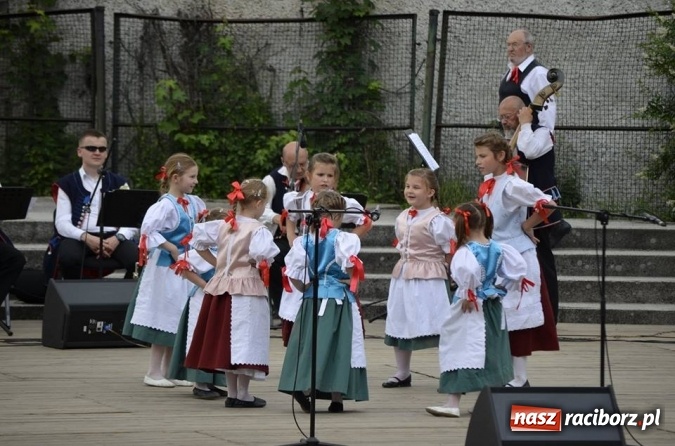 Zdjęcie w galerii na portalu naszraciborz.pl: Prezentacje grup artystycznych i zajęciowych w RCK  wiadomości z regionu