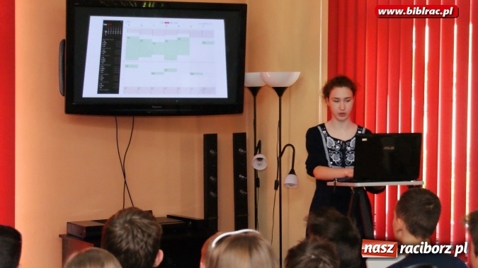 Zdjęcie w galerii na portalu naszraciborz.pl: Ułożeni w czasoprzestrzeni - niecodzienna lekcja w bibliotece  wiadomości z regionu