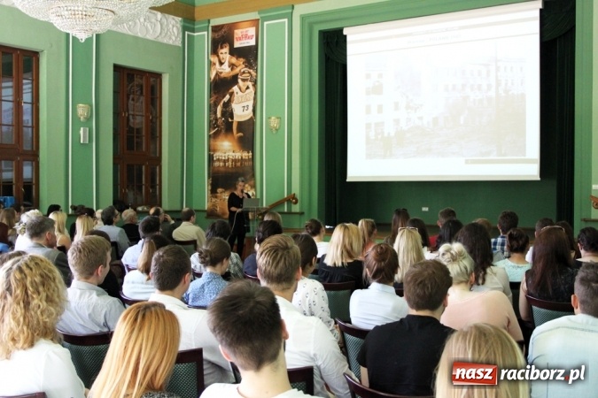 Zdjęcie w galerii na portalu naszraciborz.pl: Problemy architektoniczne i przestrzenne miasta linearnego. Seminarium w PWSZ wiadomości z regionu